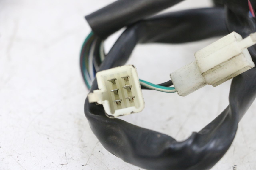 photo de CONMUTADOR DERECHA ADIVA AD3 300 (2014 - 2020) - Estado de la superficie y material