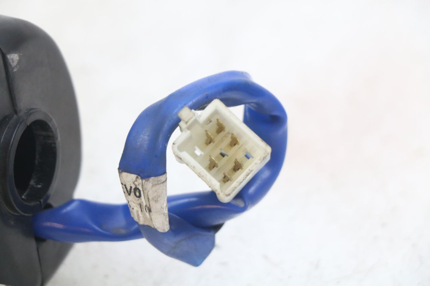 photo de INTERRUPTOR DERECHO KYMCO AGILITY 16+ 4T 50 (2018 - 2023) - Primer plano técnico