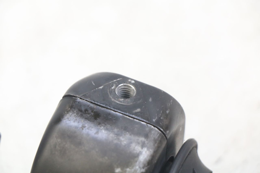 photo de INTERRUPTOR DERECHO KYMCO AGILITY 16+ 4T 50 (2018 - 2023) - Detalles de los puntos de fijación