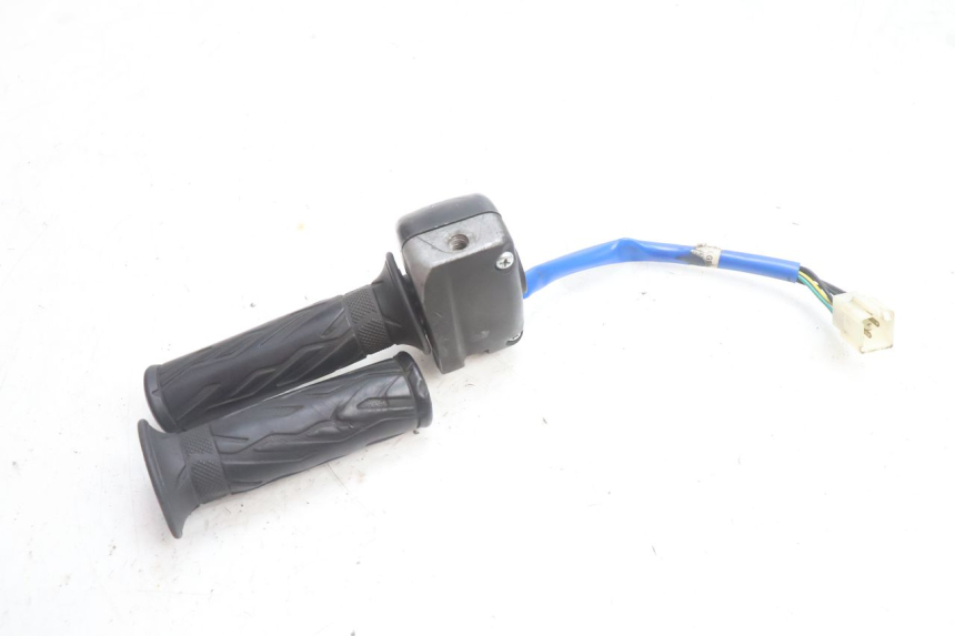 photo de INTERRUPTOR DERECHO KYMCO AGILITY 16+ 4T 50 (2018 - 2023) - Vista general del producto