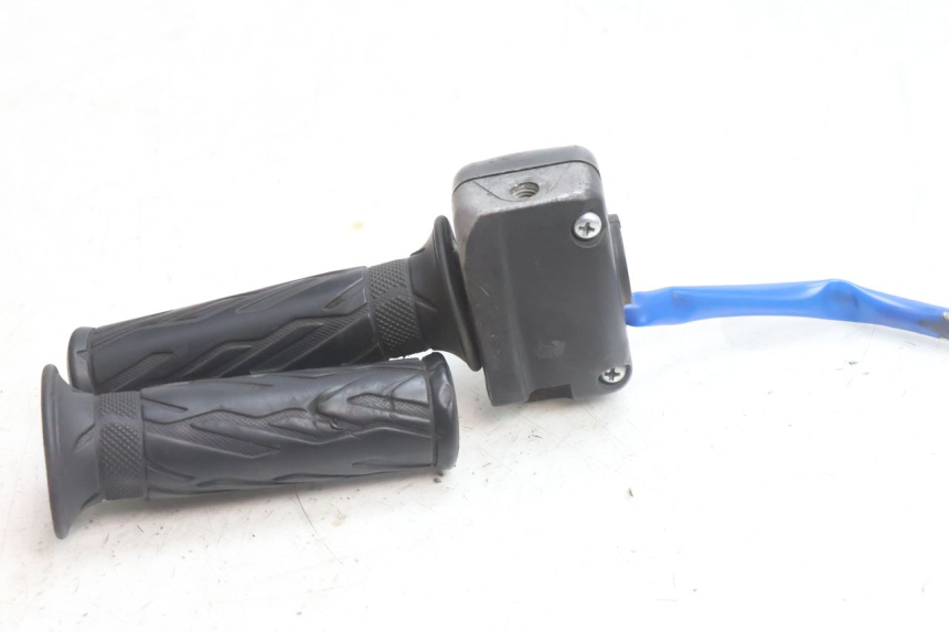 photo de INTERRUPTOR DERECHO KYMCO AGILITY 16+ 4T 50 (2018 - 2023) - Estado de la superficie y material
