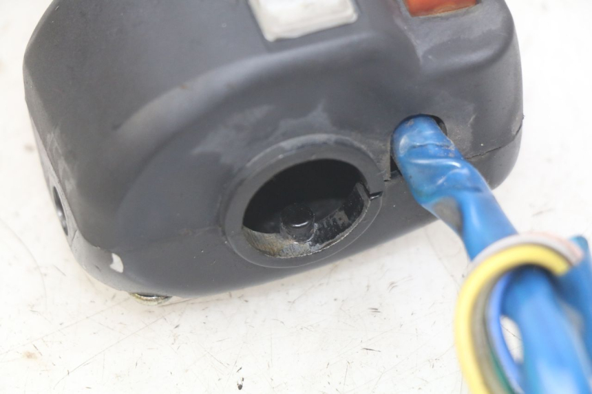 photo de INTERRUPTOR DERECHO KYMCO AGILITY 4T 50 (2005 - 2018) - Zoom estado de uso