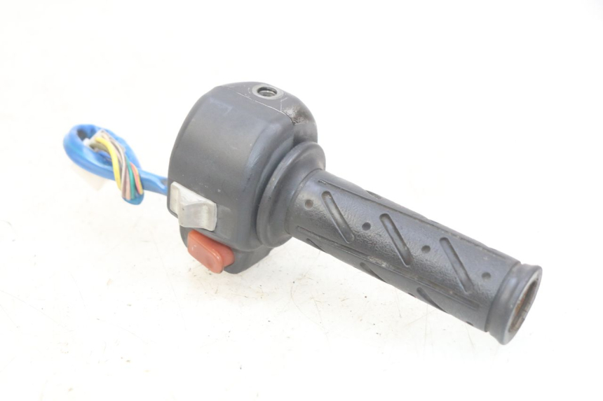 photo de INTERRUPTOR DERECHO KYMCO AGILITY 4T 50 (2005 - 2018) - Otra perspectiva