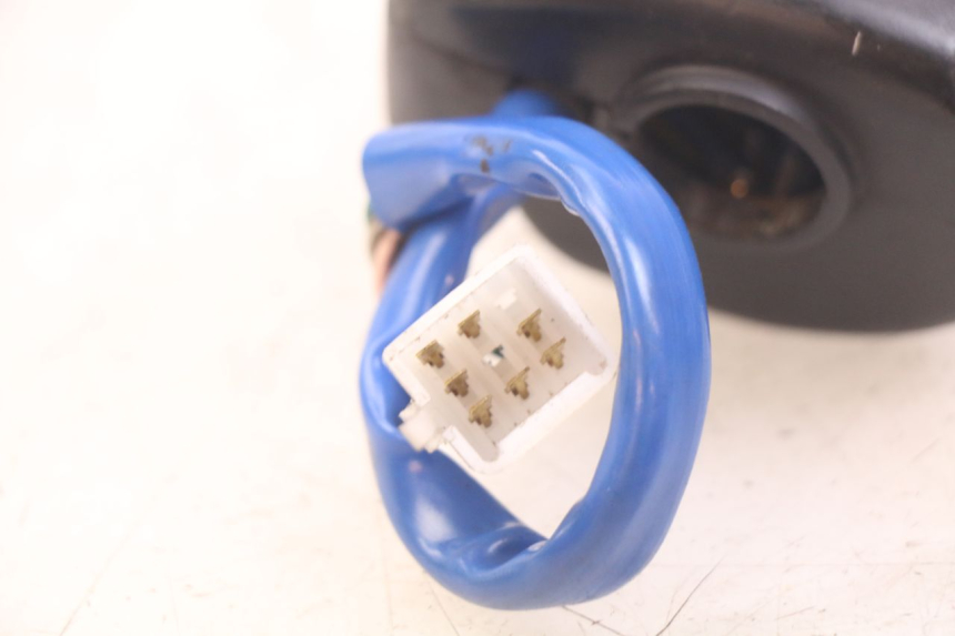 photo de INTERRUPTOR DERECHO KYMCO AGILITY 4T 50 (2005 - 2018) - Detalle de la pieza