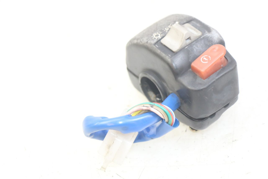 photo de INTERRUPTOR DERECHO KYMCO AGILITY 4T 50 (2005 - 2018) - Otra perspectiva