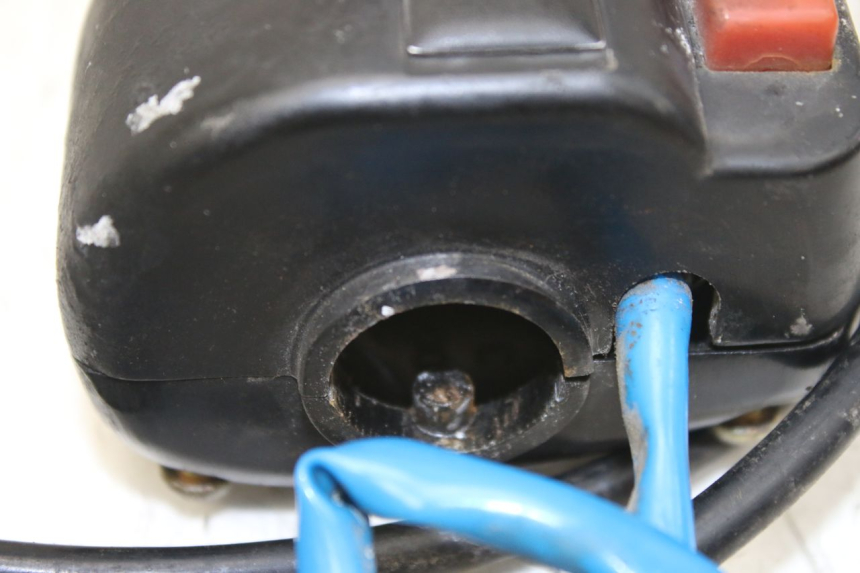 photo de INTERRUPTOR DERECHO KYMCO AGILITY 4T 50 (2005 - 2018) - Zoom estado de uso