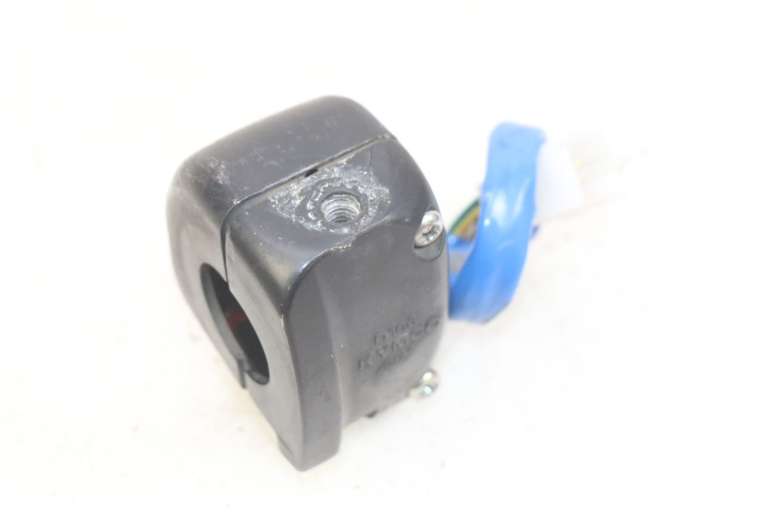 photo de INTERRUPTOR DERECHO KYMCO AGILITY 4T 50 (2005 - 2018) - Primer plano técnico