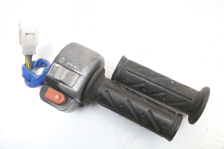 photo de INTERRUPTOR DERECHO KYMCO AGILITY 4T 50 (2005 - 2018) - Vista principal