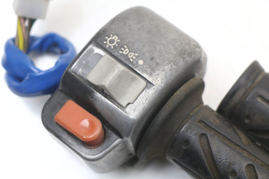 photo de INTERRUPTOR DERECHO KYMCO AGILITY 4T 50 (2005 - 2018) - Detalle de la pieza