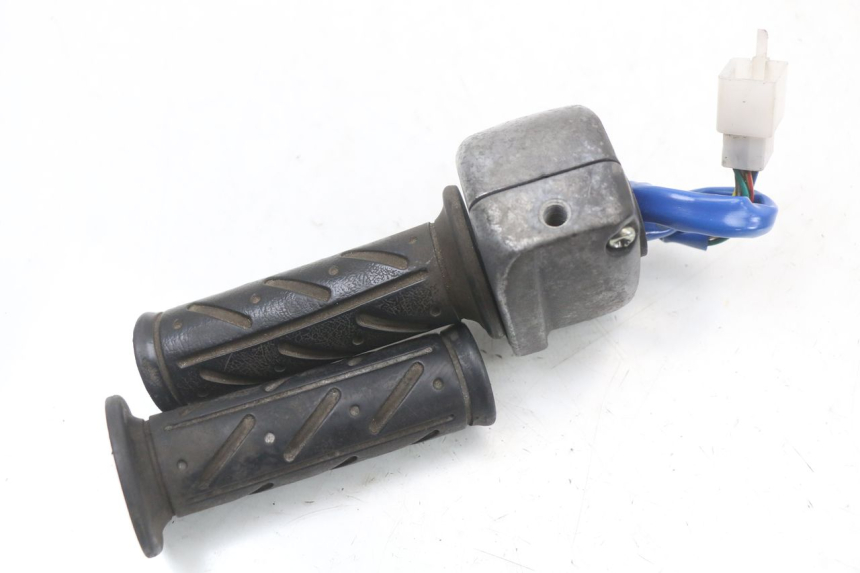 photo de INTERRUPTOR DERECHO KYMCO AGILITY 4T 50 (2005 - 2018) - Vista general del producto