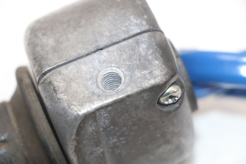 photo de INTERRUPTOR DERECHO KYMCO AGILITY 4T 50 (2005 - 2018) - Detalles de los puntos de fijación