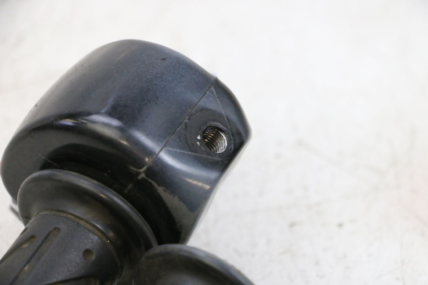 photo de INTERRUPTOR DERECHO KYMCO AGILITY 4T 50 (2018 - 2022) - Recambio usado revisado