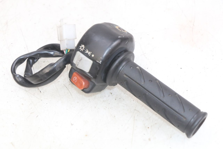 photo de INTERRUPTOR DERECHO KYMCO AGILITY NAKED RENOUVO 2T 50 (2011 - 2018) - Vista principal