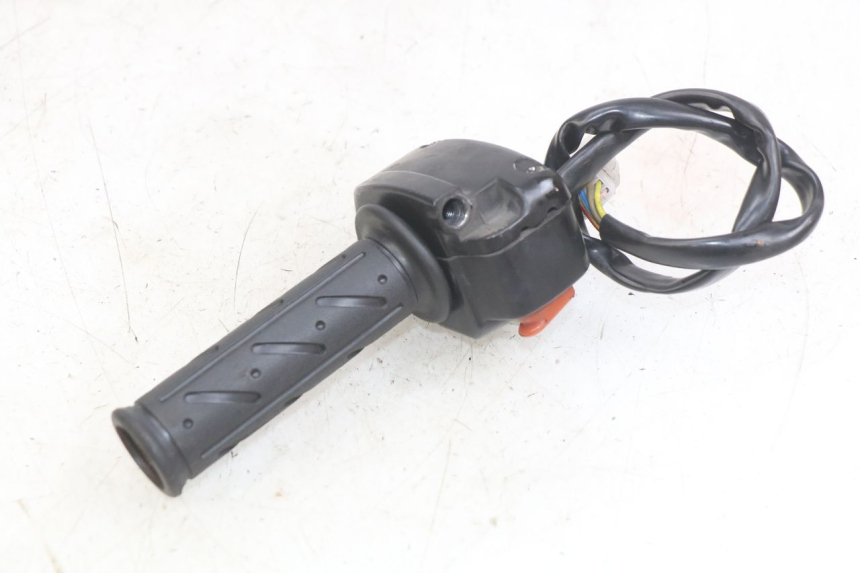 photo de INTERRUPTOR DERECHO KYMCO AGILITY NAKED RENOUVO 2T 50 (2011 - 2018) - Zoom estado de uso