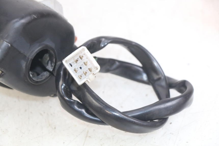 photo de INTERRUPTOR DERECHO KYMCO AGILITY NAKED RENOUVO 2T 50 (2011 - 2018) - Vista general del producto