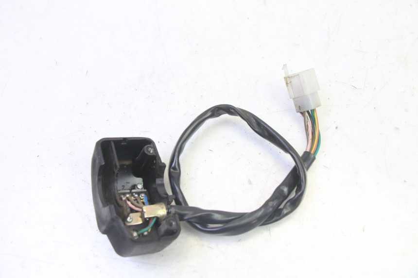 photo de INTERRUPTOR DERECHO KYMCO AGILITY NAKED RENOUVO 2T 50 (2011 - 2018) - Otra perspectiva