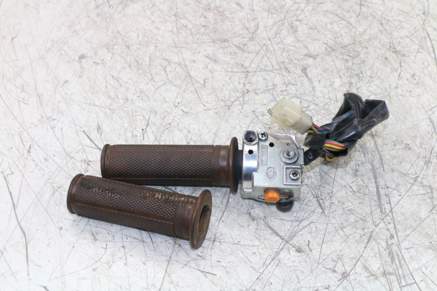 photo de CONMUTADOR DERECHA BAOTIAN BT COLLECTOR 50 (2005 - 2013) - Otra perspectiva