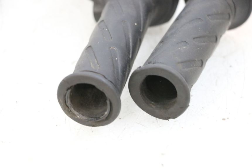 photo de CONMUTADOR DERECHA MAG POWER BOMBERS 4T 50 (2016 - 2026) - Estado de la superficie y material