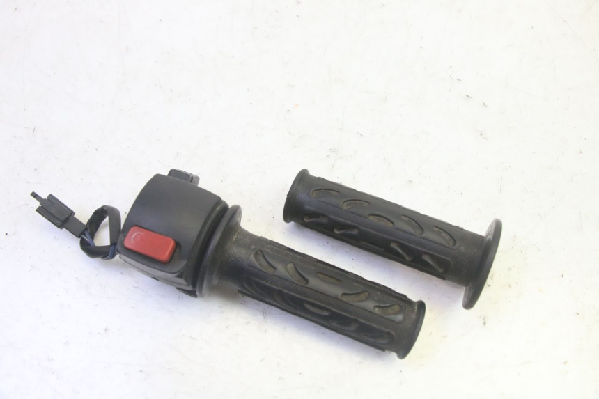 photo de INTERRUPTOR DERECHO MBK BOOSTER SPIRIT 50 (2004 - 2017) - Vista principal