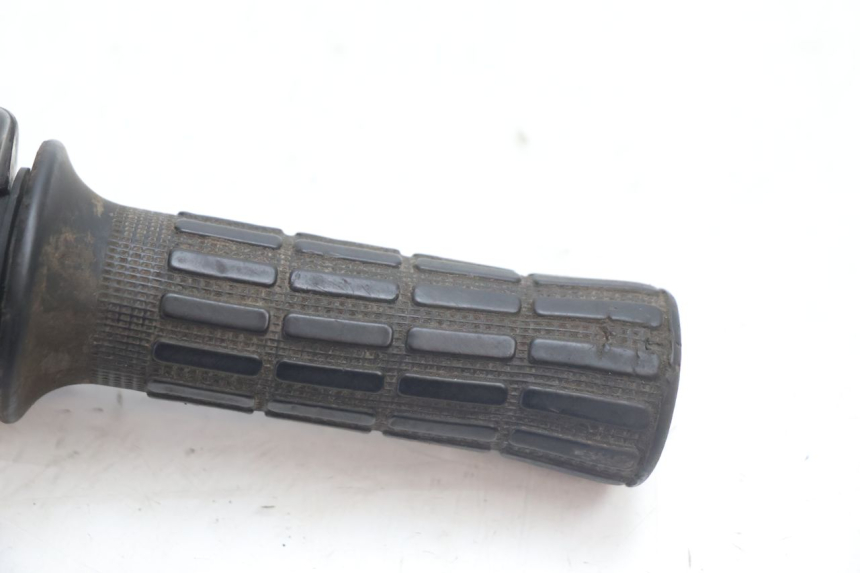 photo de CONMUTADOR DERECHA MBK BOOSTER SPIRIT 50 (1996 - 1999) - Zoom estado de uso