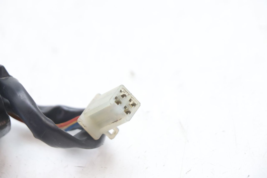 photo de CONMUTADOR DERECHA MBK BOOSTER SPIRIT 50 (1996 - 1999) - Detalles de los puntos de fijación