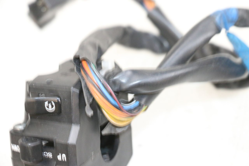 photo de CONMUTADOR DERECHA SUZUKI BURGMAN 650 (2013 - 2020) - Detalle de la pieza