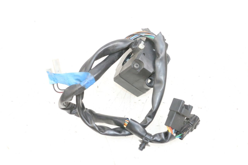 photo de CONMUTADOR DERECHA SUZUKI BURGMAN 650 (2013 - 2020) - Primer plano técnico