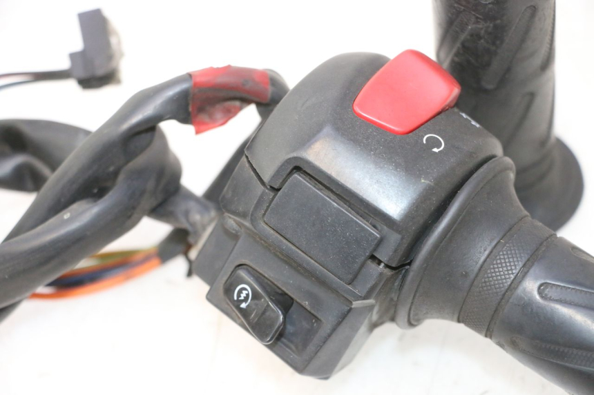 photo de INTERRUPTOR DERECHO SUZUKI BURGMAN 125 (2007 - 2014) - Otra vista del artículo