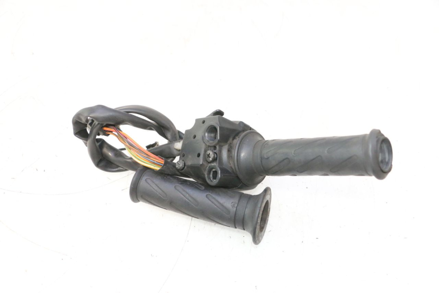 photo de INTERRUPTOR DERECHO SUZUKI BURGMAN 125 (2007 - 2014) - Zoom estado de uso