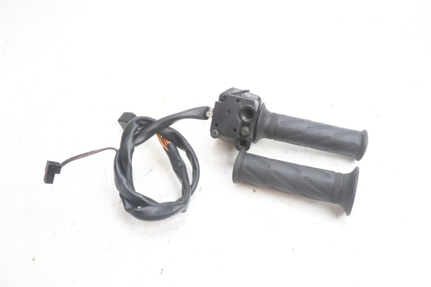 photo de INTERRUPTOR DERECHO SUZUKI BURGMAN 125 (2007 - 2014) - Vista general del producto