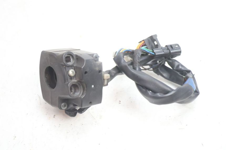 photo de CONMUTADOR DERECHA SUZUKI BURGMAN EXECUTIVE ABS 650 (2006 - 2012) - Primer plano técnico