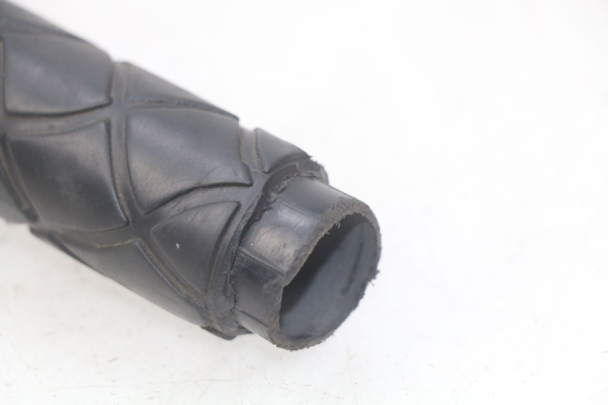 photo de INTERRUPTOR DERECHO YAMAHA BW'S 50 (1999 - 2003) - Detalles de los puntos de fijación