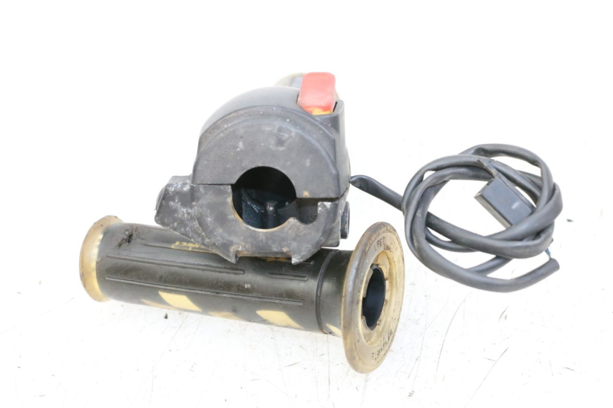 photo de CONMUTADOR DERECHA YAMAHA BW'S 50 (2004 - 2017) - Otra perspectiva