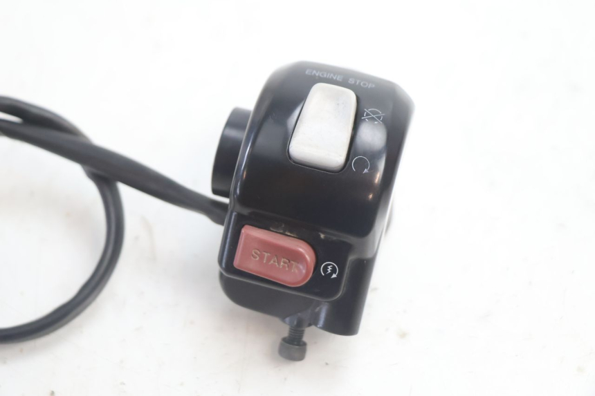 photo de INTERRUPTOR DERECHO YAMAHA BW'S BWS 125 (2010 - 2013) - Detalle de la pieza