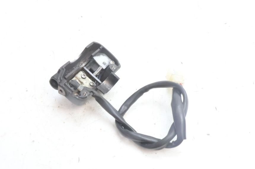 photo de INTERRUPTOR DERECHO YAMAHA BW'S BWS 125 (2010 - 2013) - Primer plano técnico