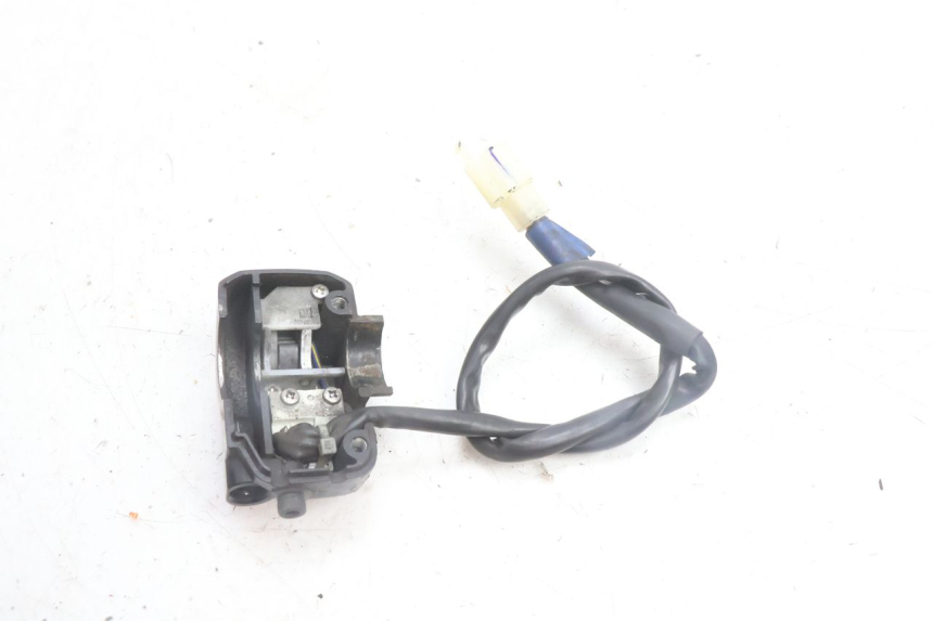 photo de INTERRUPTOR DERECHO YAMAHA BW'S BWS 125 (2010 - 2013) - Primer plano técnico