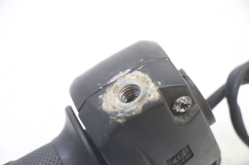 photo de CONMUTADOR DERECHA ORCAL CAVARO 4T 50 (2019 - 2023) - Detalles de los puntos de fijación