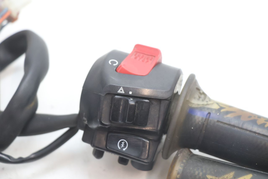 photo de CONMUTADOR DERECHA HONDA CB F HORNET 600 (2005 - 2006) - Detalle de la pieza
