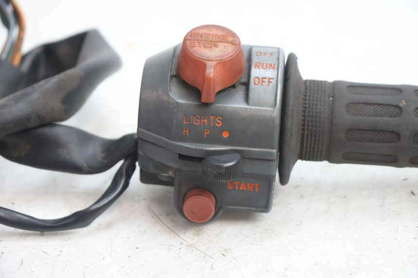 photo de CONMUTADOR DERECHA HONDA CB TWO FIFTY 250 (1991 - 2002) - Zoom estado de uso