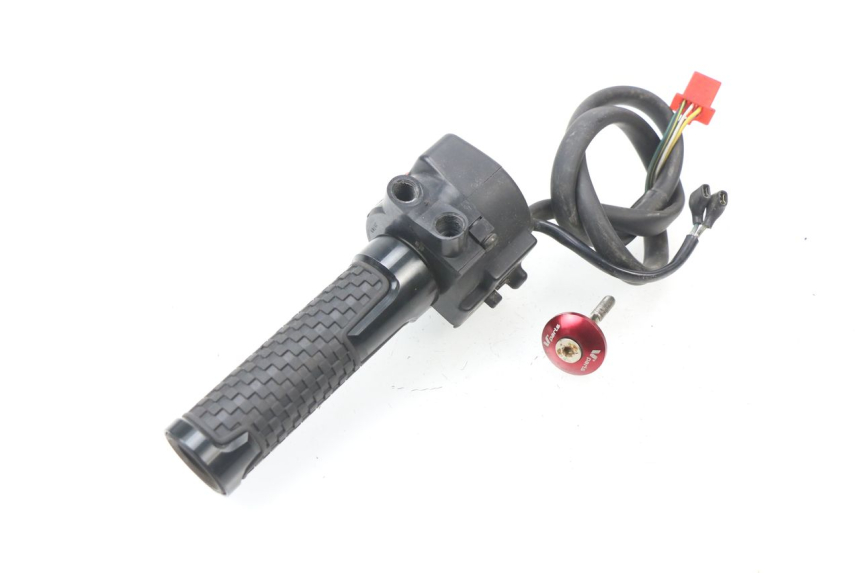 photo de CONMUTADOR DERECHA HONDA CBR 929 RR FIREBLADE 900 (2000 - 2001) - Detalles de los puntos de fijación