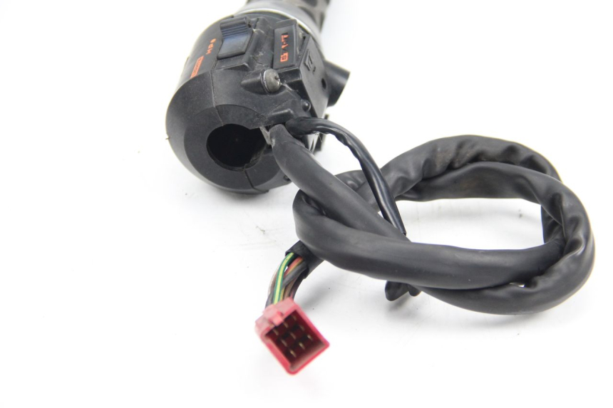 photo de CONMUTADOR DERECHA HONDA CBR F SC21 1000 (1986 - 1992) - Otra perspectiva