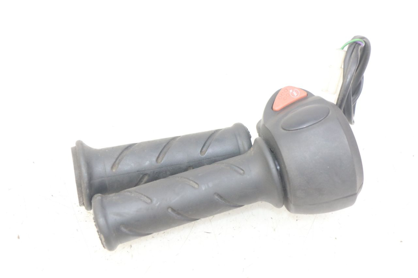 photo de INTERRUPTOR DERECHO PEUGEOT CITYSTAR 2T 50 (2018 - 2021) - Vista general del producto