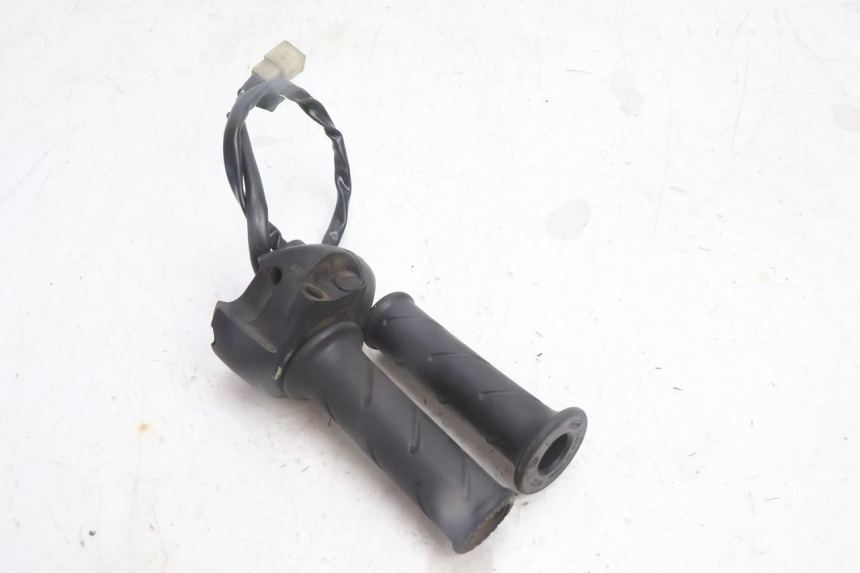 photo de INTERRUPTOR DERECHO PEUGEOT CITYSTAR 125 (2011 - 2017) - Detalle de la pieza