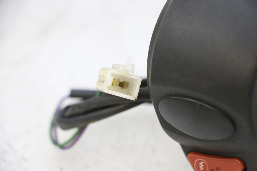 photo de INTERRUPTOR DERECHO PEUGEOT CITYSTAR 50 (2013 - 2017) - Otra perspectiva