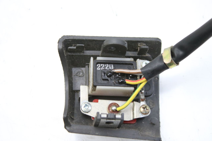 photo de INTERRUPTOR DERECHO SUZUKI CP 80 (1985 - 1996) - Otra perspectiva