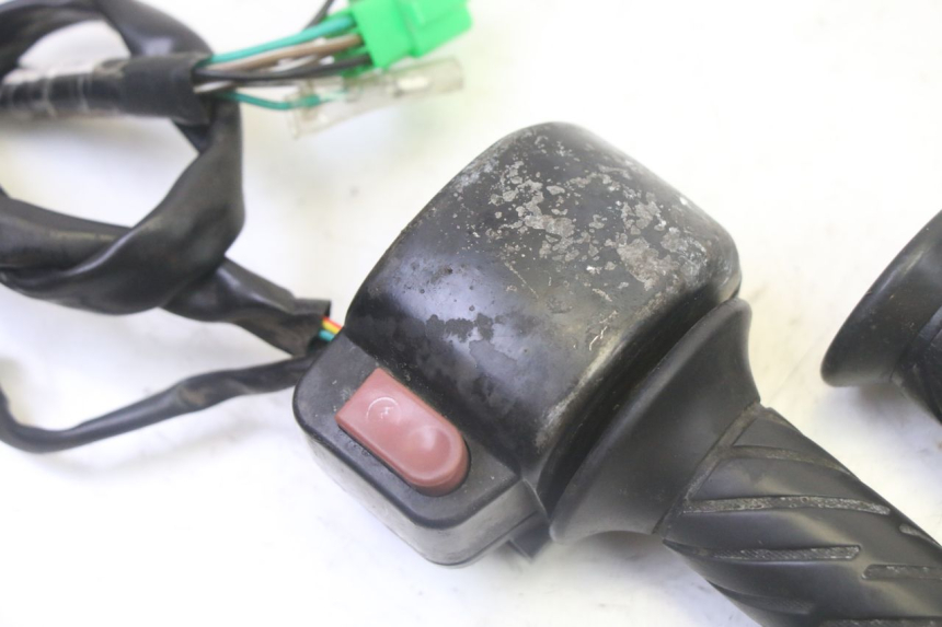 photo de INTERRUPTOR DERECHO SYM CROX 4T 50 (2016 - 2023) - Detalle de la pieza