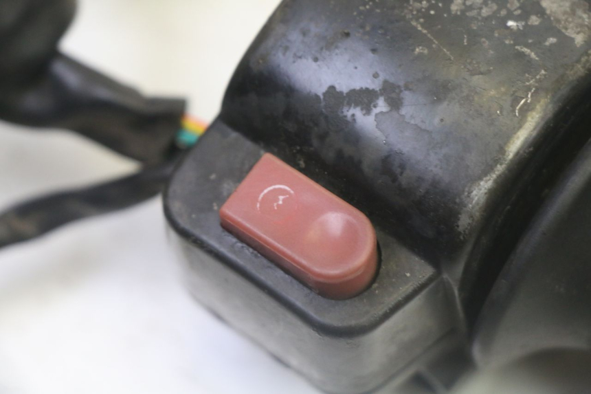 photo de INTERRUPTOR DERECHO SYM CROX 4T 50 (2016 - 2023) - Otra perspectiva