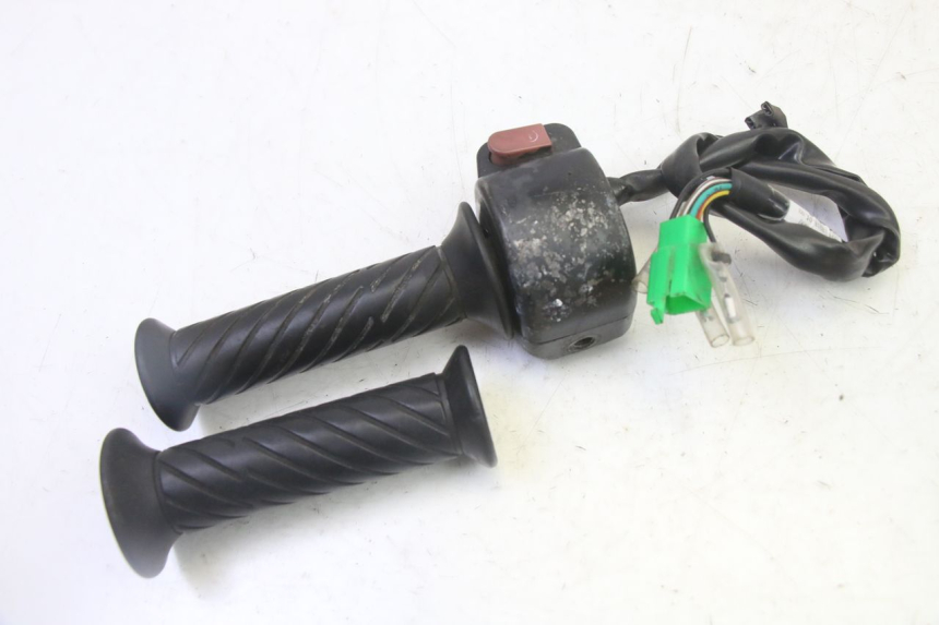 photo de INTERRUPTOR DERECHO SYM CROX 4T 50 (2016 - 2023) - Vista general del producto