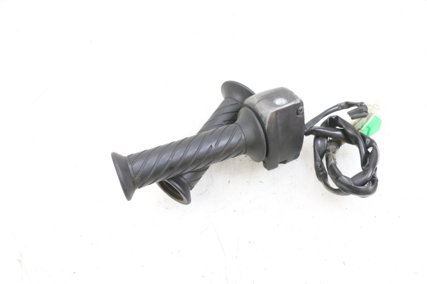 photo de INTERRUPTOR DERECHO SYM CROX 4T 50 (2016 - 2023) - Zoom estado de uso