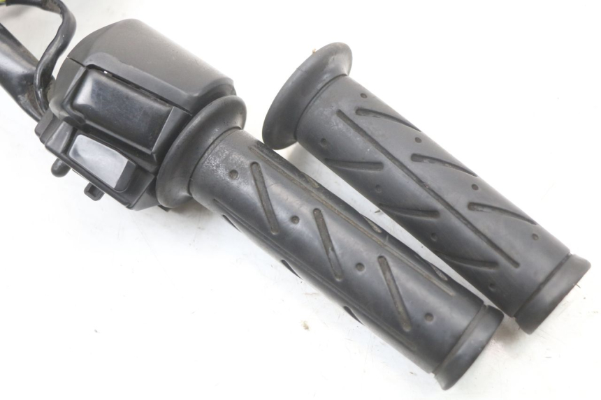 photo de INTERRUPTOR DERECHO KYMCO DINK 4T 50 (2007 - 2018) - Zoom estado de uso